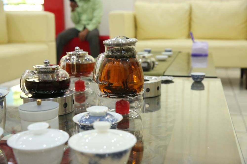 Pusat Bahasa Mandarin/Confucius Institute UNS Peringati Tahun Baru Imlek dengan Tata Cara Budaya Minum Teh Tiongkok