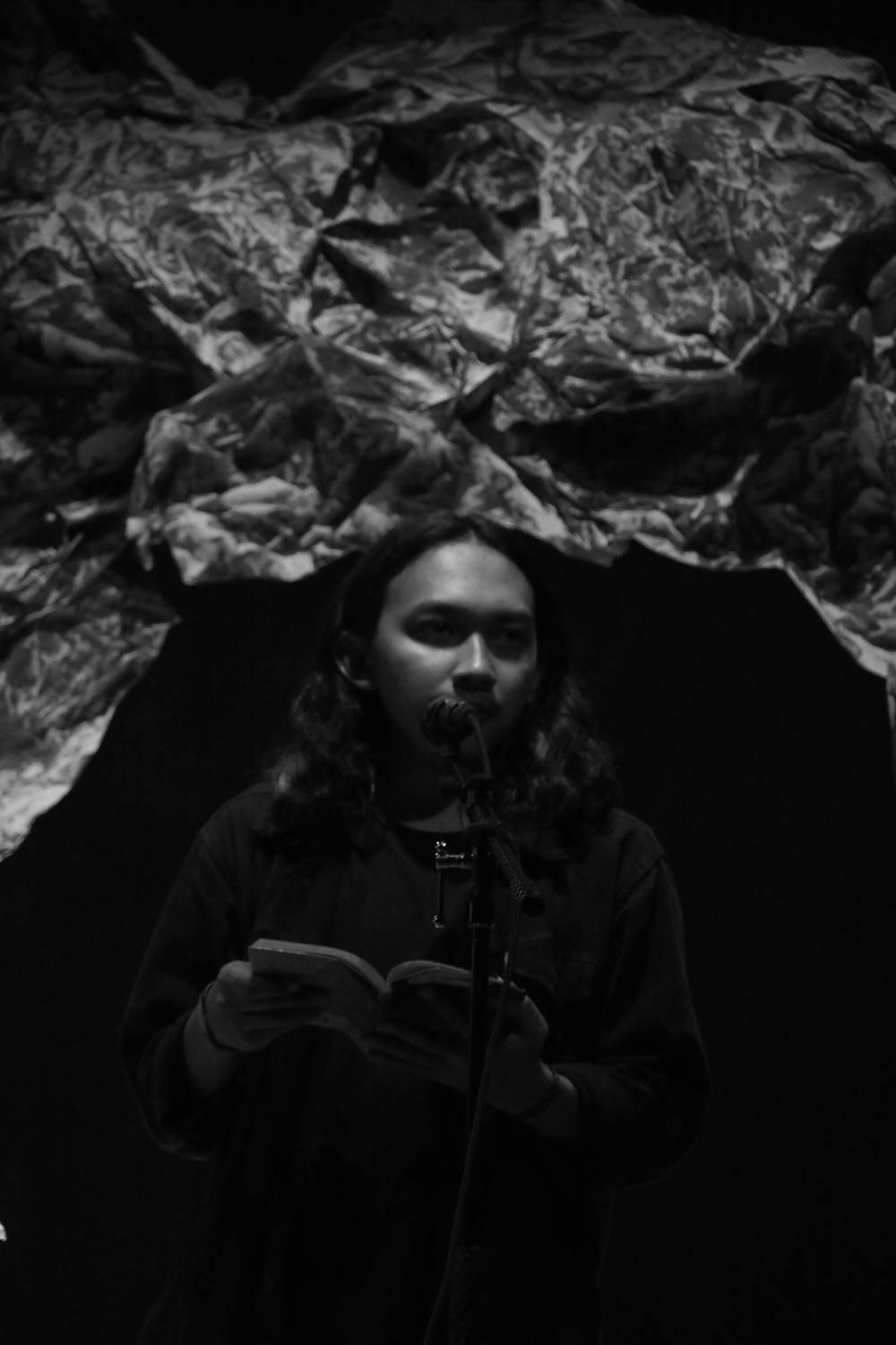 Jalan Gelap Arah Menuju Rumah Tuntun Mahasiswa Prodi Sastra Indonesia FIB UNS Raih Juara III Lomba Cipta Puisi