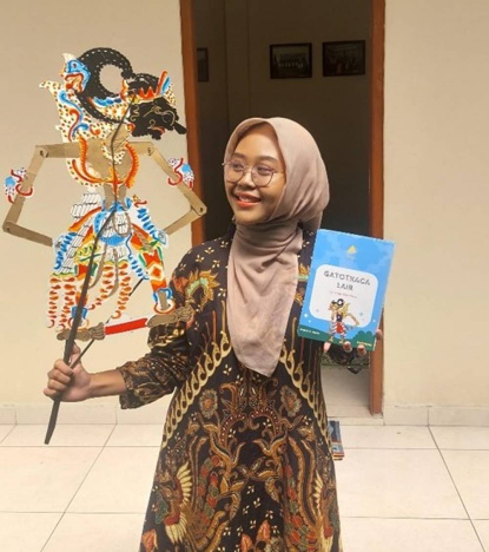 Janitra, Karya Mahasiswa Prodi Sastra Indonesia Ajar Anak Panti Asuhan Bahasa dan Cerita Wayang